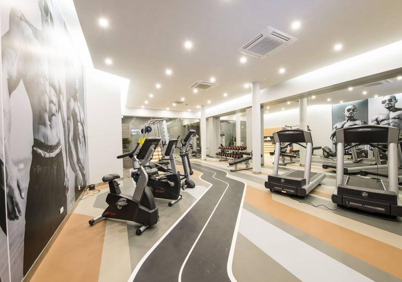 Crest Resort & Pool Villas