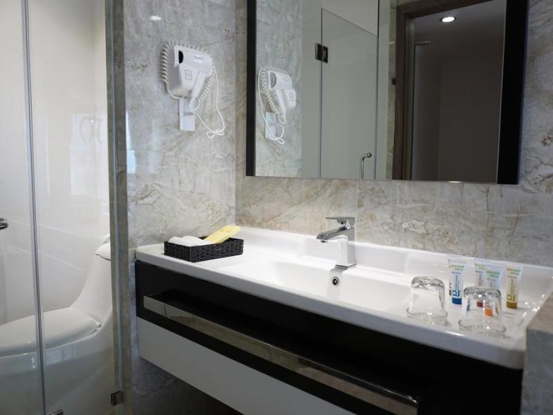 Golden Peak Resort & Spa