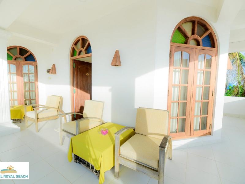 Royal Beach Hotel & Restaurant