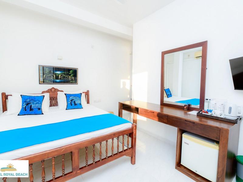 Royal Beach Hotel & Restaurant