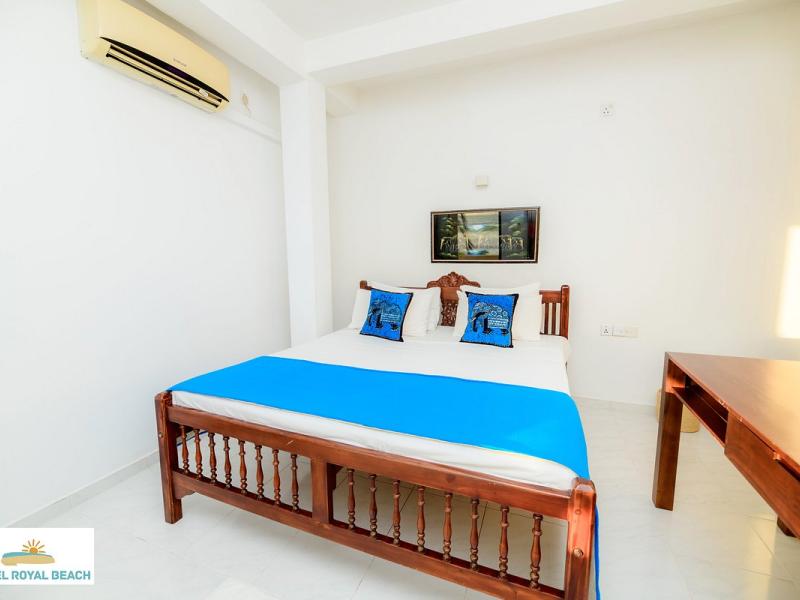 Royal Beach Hotel & Restaurant