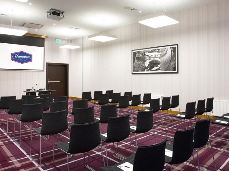 Hampton by Hilton Saint Petersburg ExpoForum