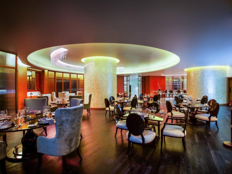 Bab Al Qasr - Beach Hotel and Resort Apartments