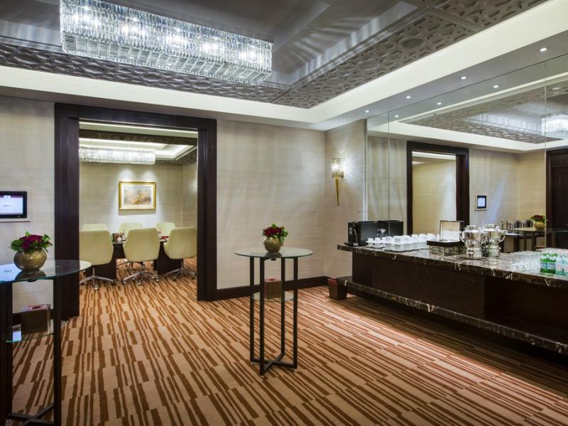 Bab Al Qasr - Beach Hotel and Resort Apartments