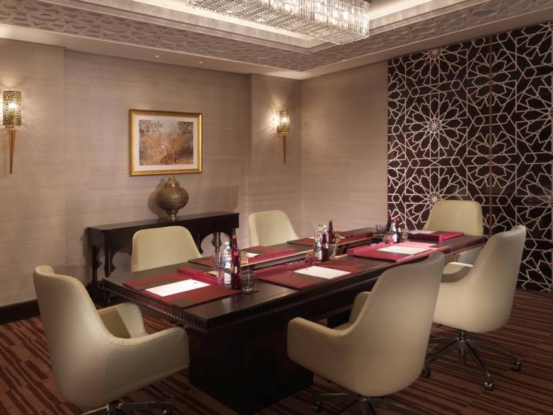 Bab Al Qasr - Beach Hotel and Resort Apartments