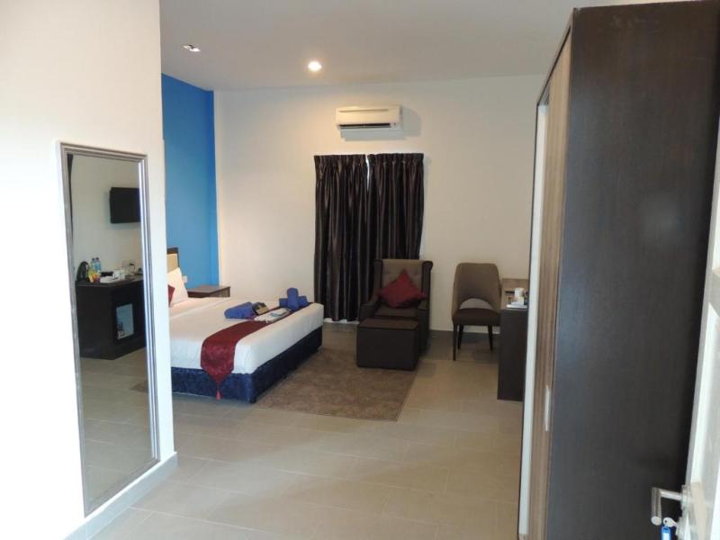 Royal Agate Beach Resort