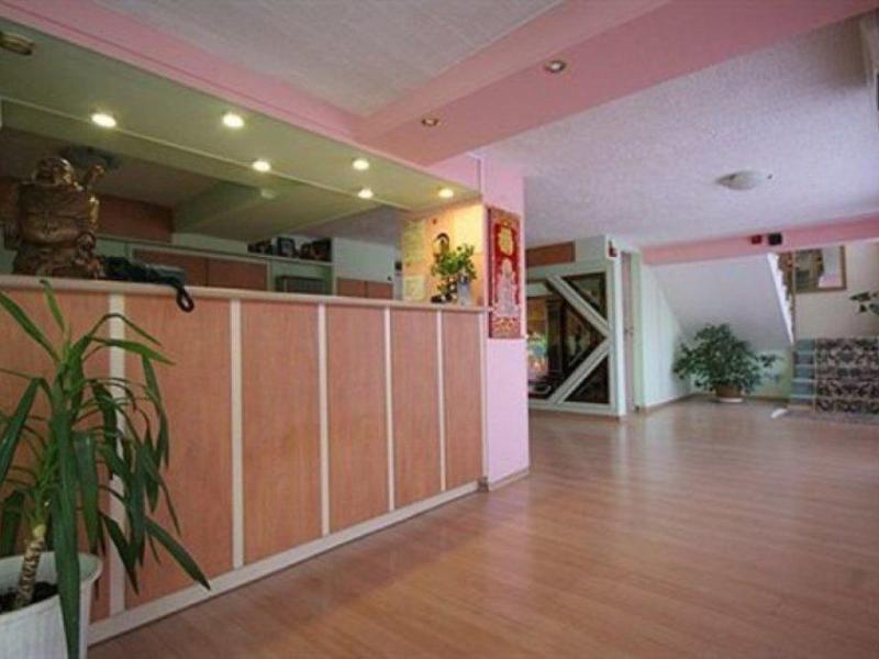 Les Amis Airport Hotel