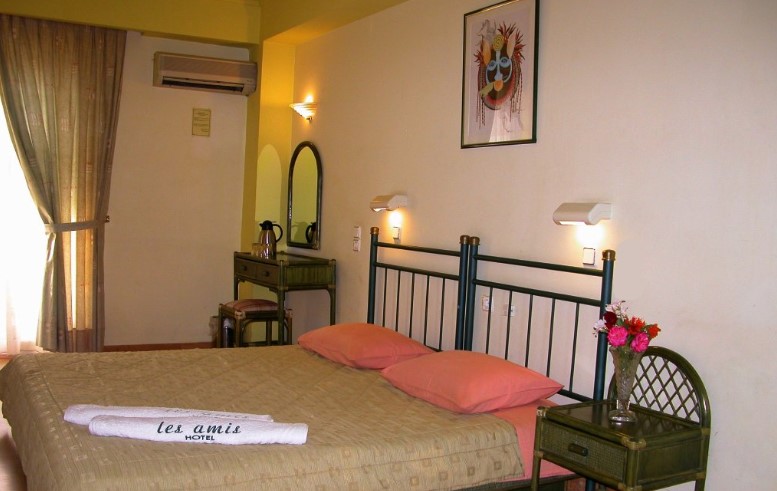 Les Amis Airport Hotel