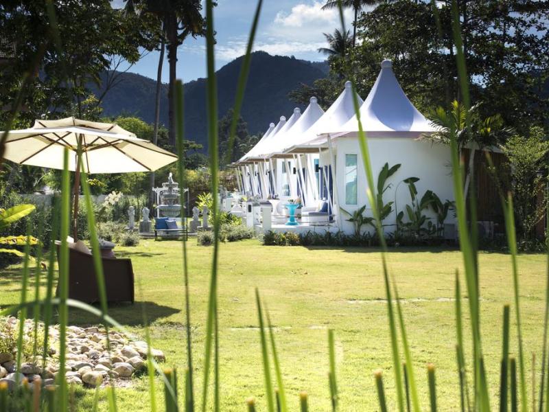 The White Knot Resort