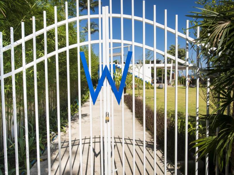 The White Knot Resort