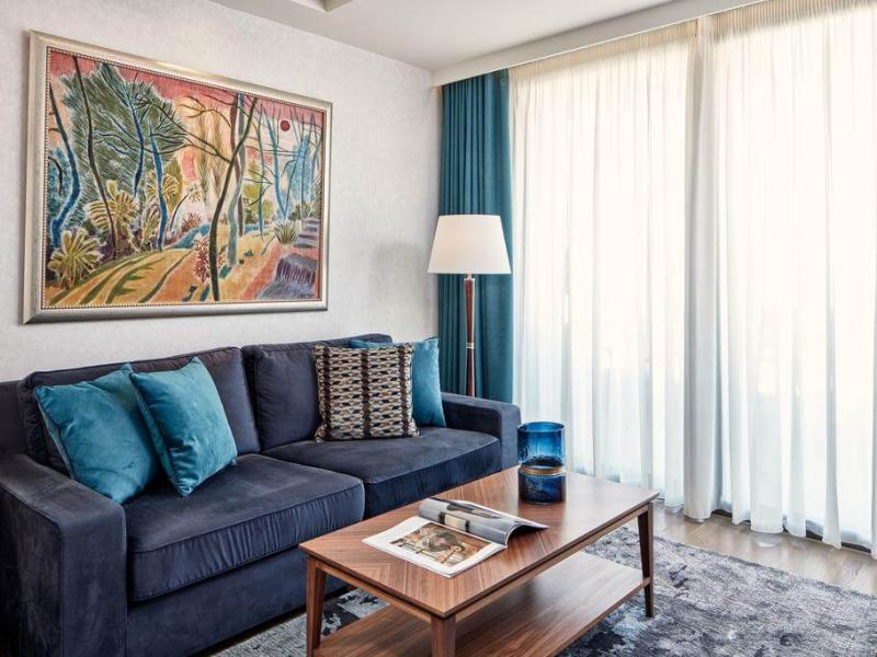 Electra Metropolis Hotel