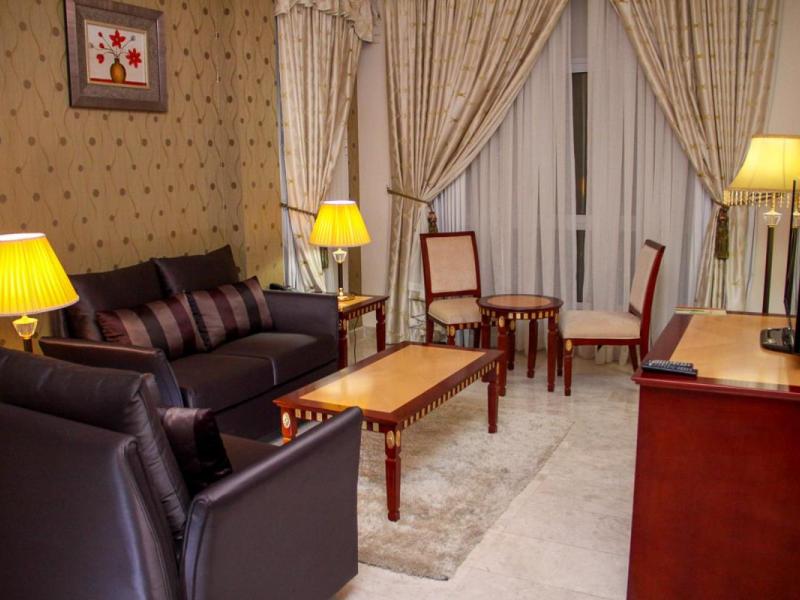 Pioneer Hotel Apartments