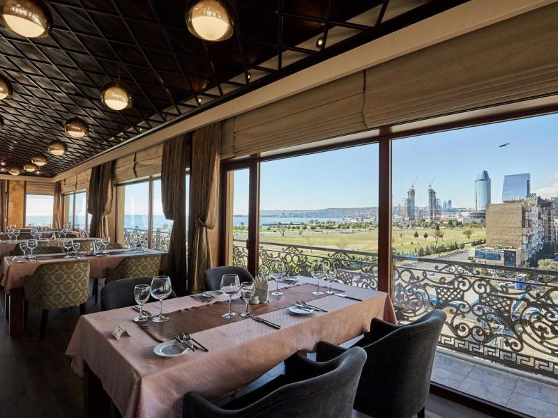 Boulevard Side Hotel