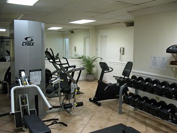 Courtleigh Hotel and Suites