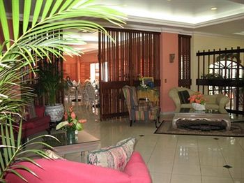 Courtleigh Hotel and Suites