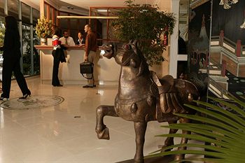 Courtleigh Hotel and Suites