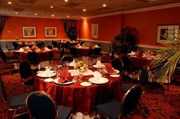 Courtleigh Hotel and Suites