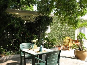 Courtleigh Hotel and Suites