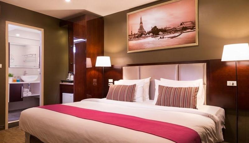 Ratchada Point Hotel