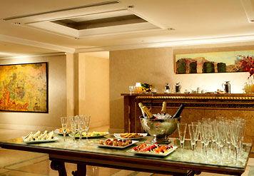 The Courtyard by Marriott Rome Central Park Hotel 