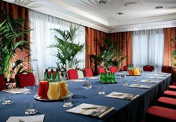 The Courtyard by Marriott Rome Central Park Hotel 