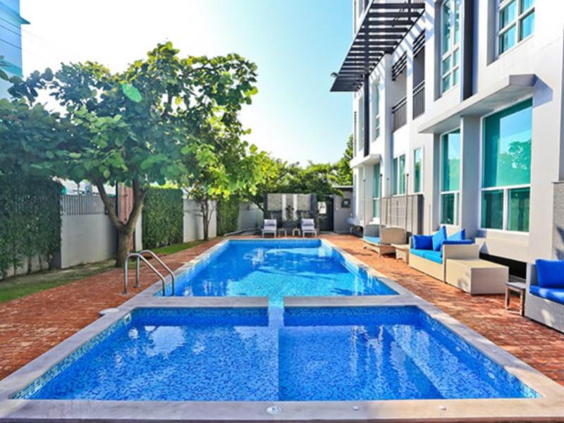 Crystal Suites Suvarnabhumi Airport