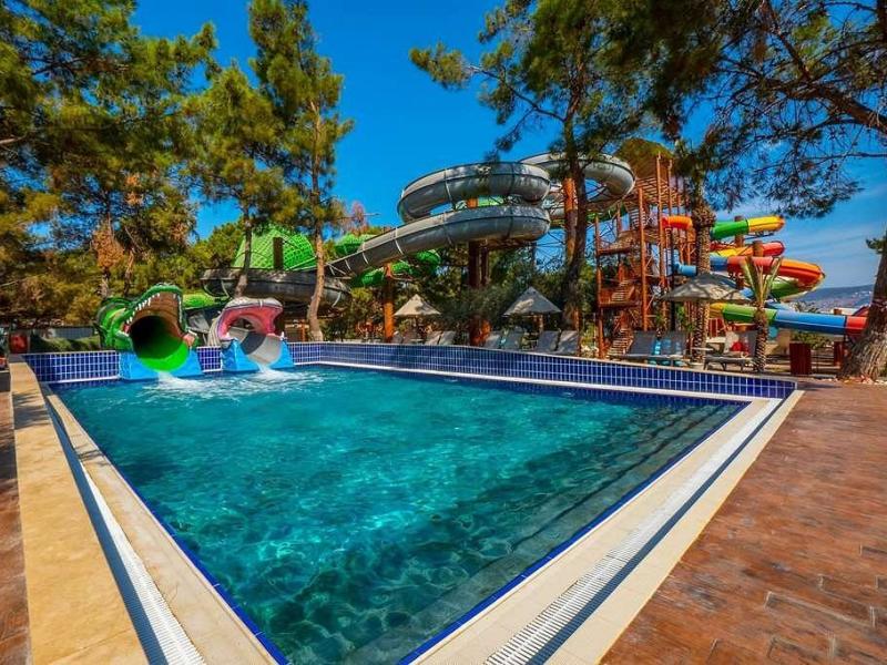Long Beach Club Nature