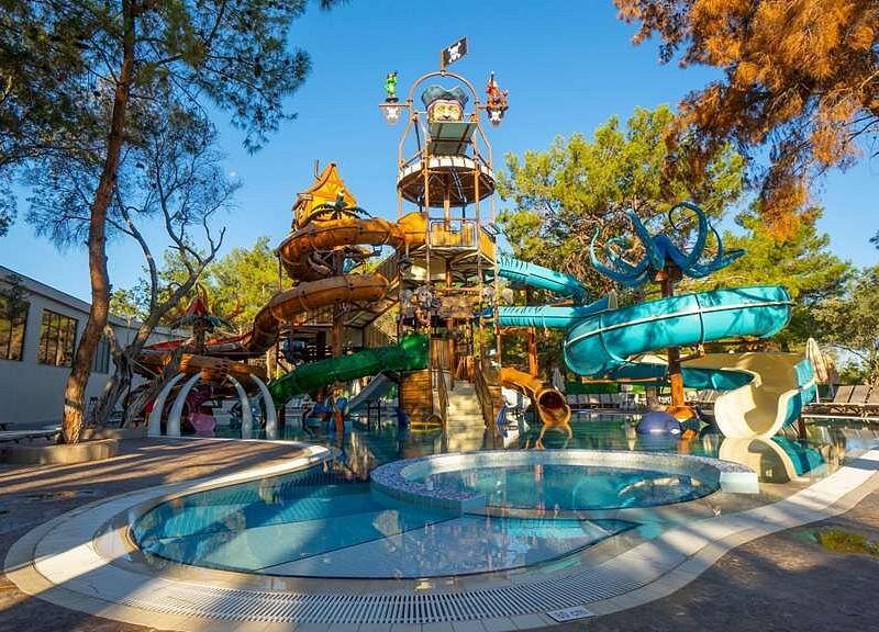 Long Beach Club Nature