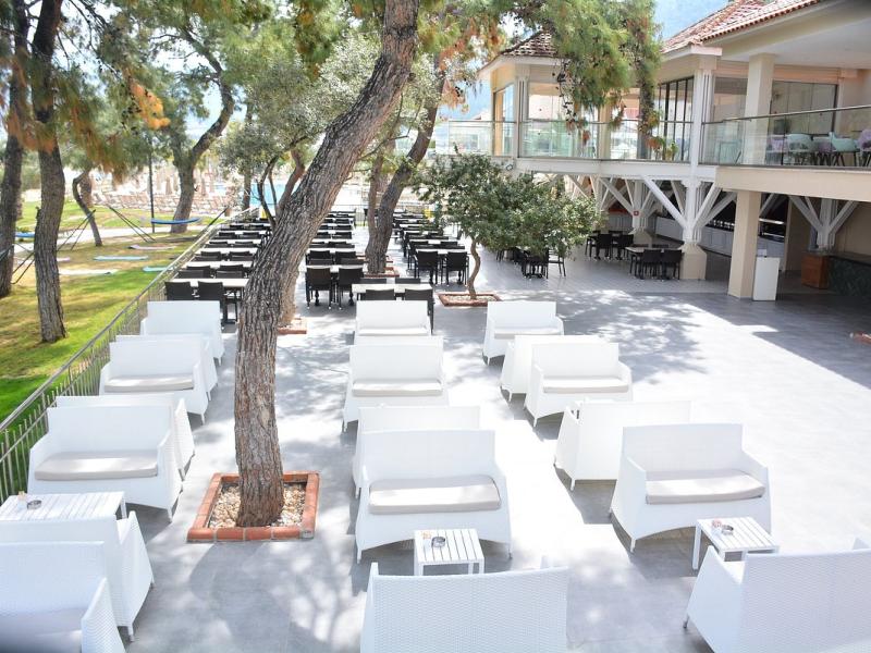 Long Beach Club Nature
