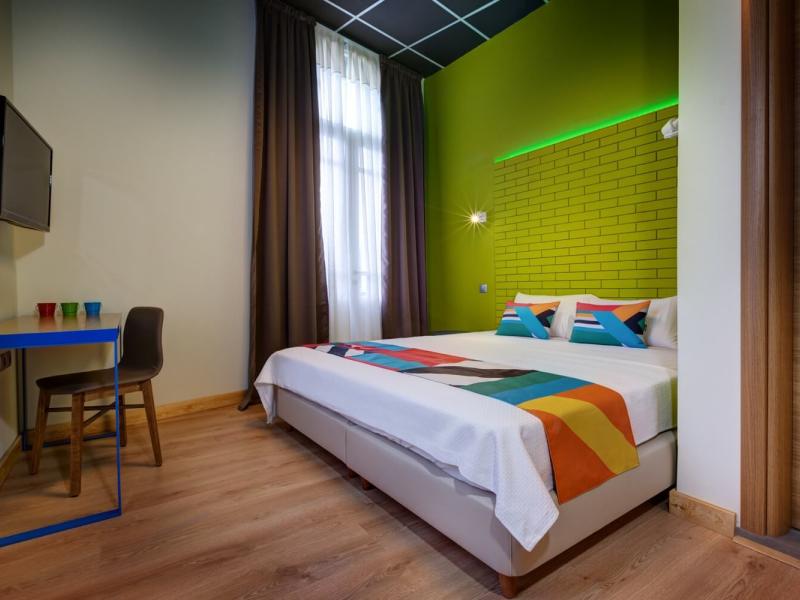 Colors Central Ladadika