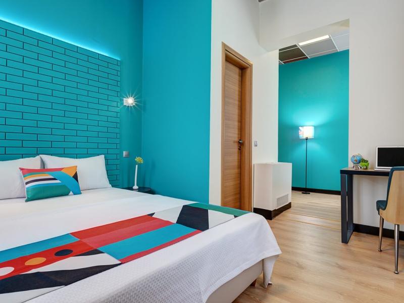 Colors Central Ladadika