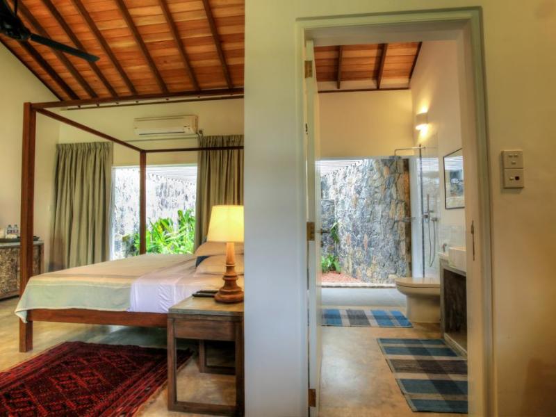 Villa Saffron Hikkaduwa