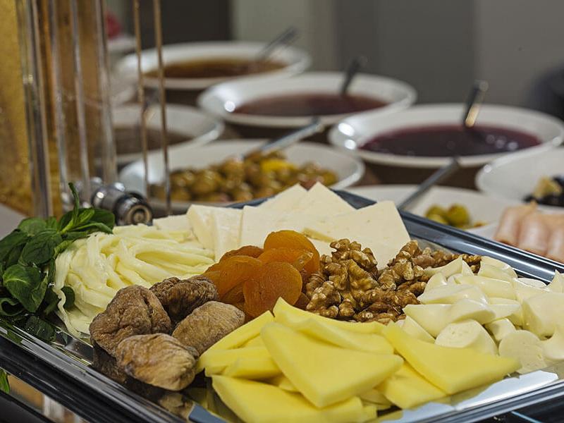 Meroddi Bagdatliyan Hotel