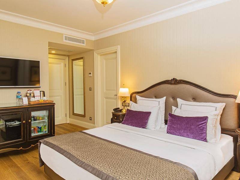 Meroddi Pera Hotel