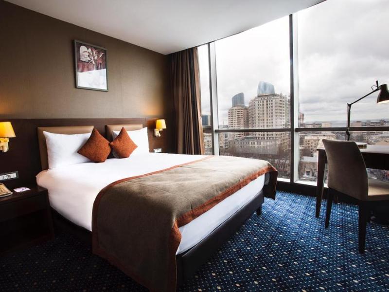 Parkside Hotel & Apartments