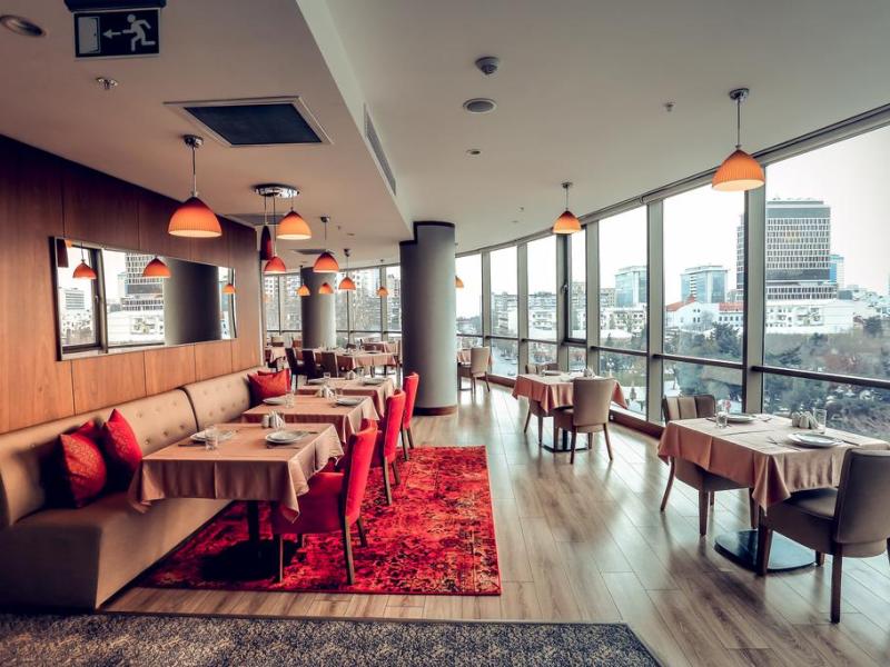 Parkside Hotel & Apartments