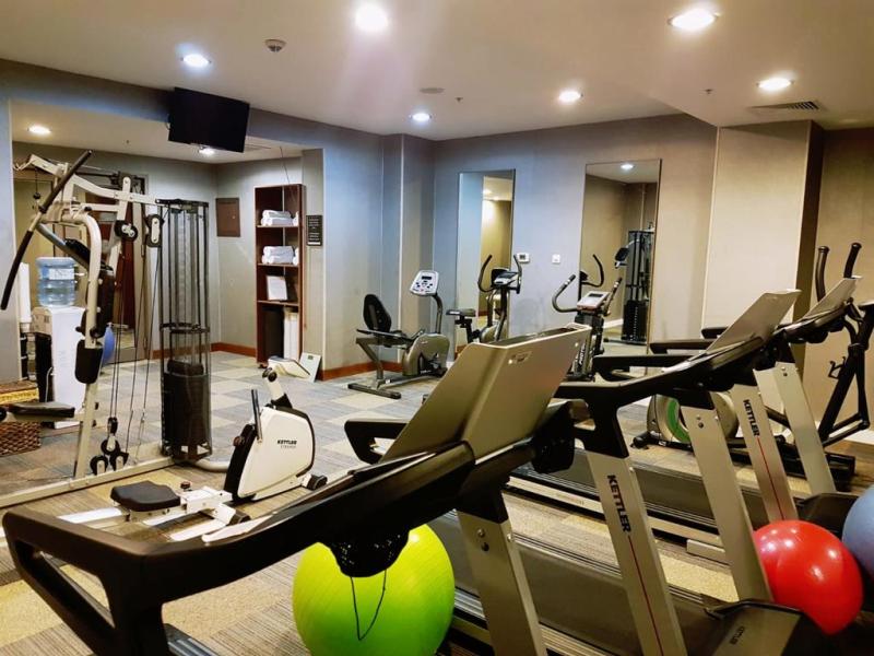 Parkside Hotel & Apartments