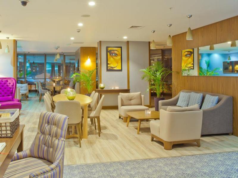 Parkside Hotel & Apartments