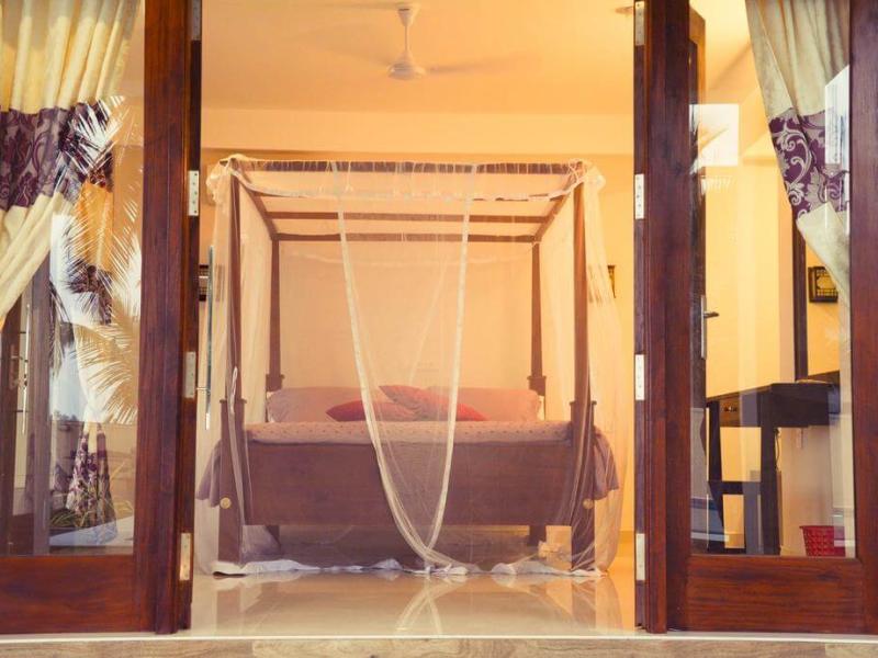 Sapphire Seas Beachfront Hotel