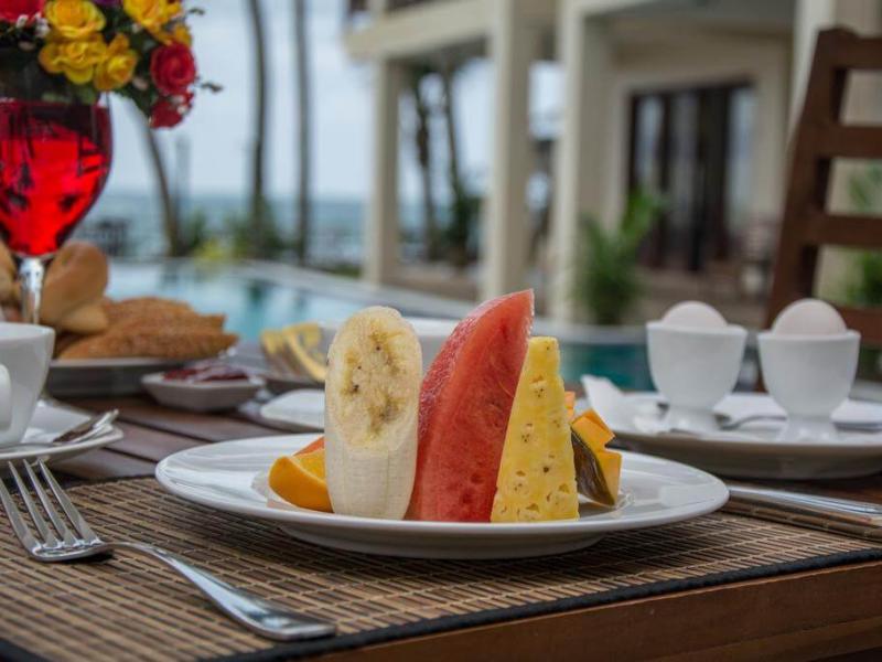 Sapphire Seas Beachfront Hotel