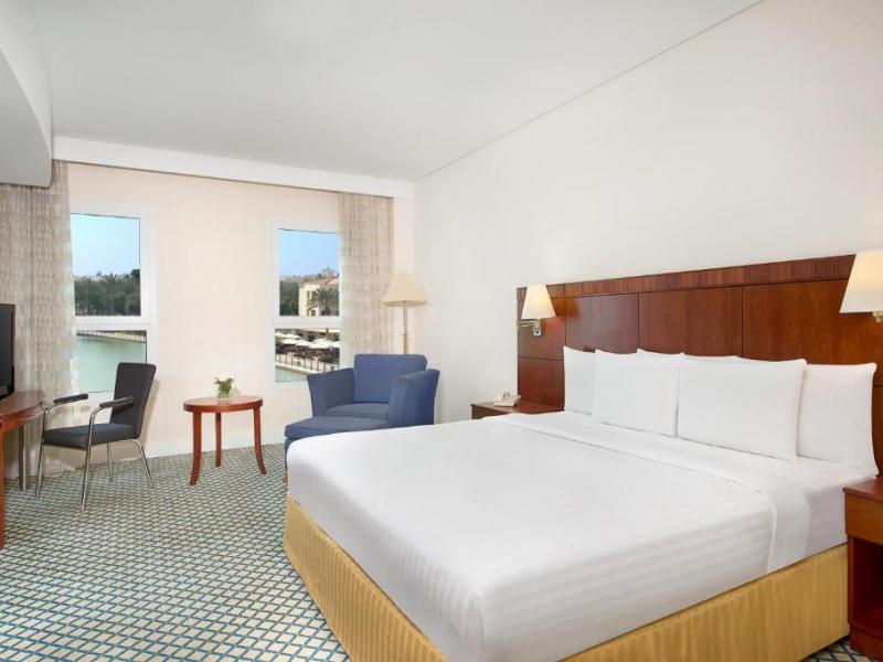 Millennium Lakeview Hotel