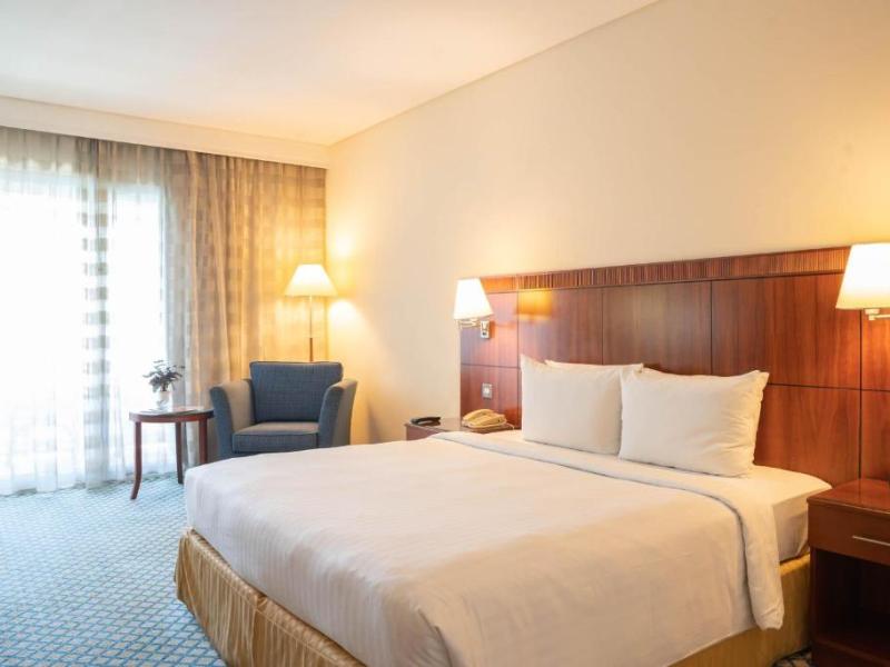 Millennium Lakeview Hotel