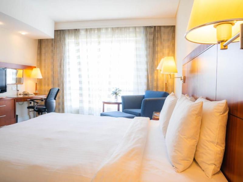 Millennium Lakeview Hotel