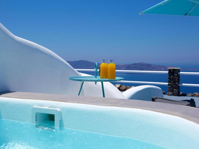 Adore Santorini