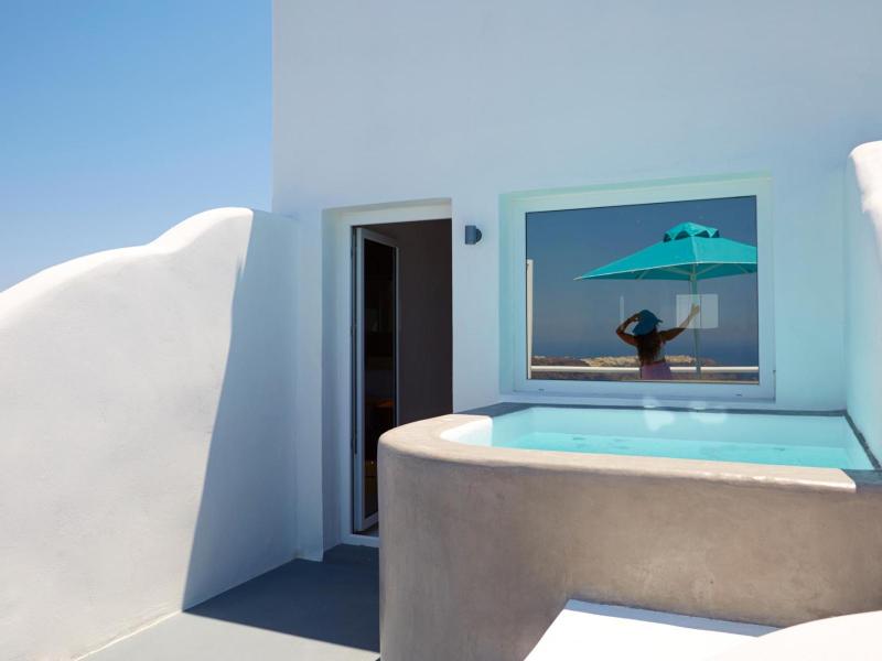 Adore Santorini