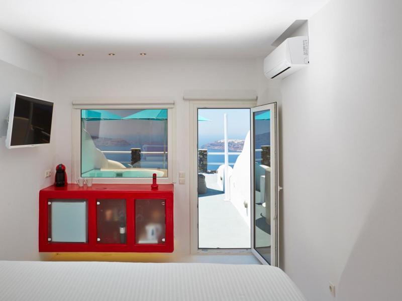 Adore Santorini