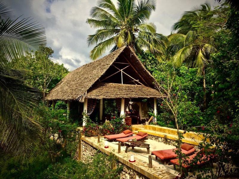 Mangrove Lodge