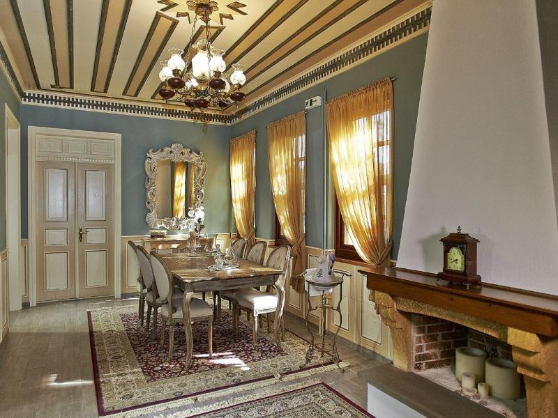 Kastro Hotel