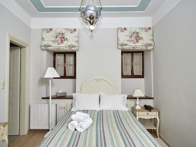 Kastro Hotel