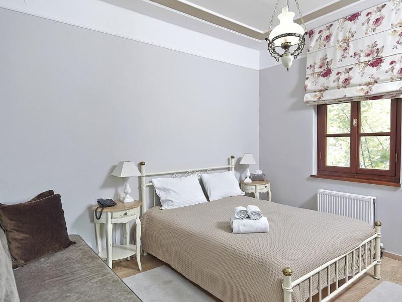 Kastro Hotel